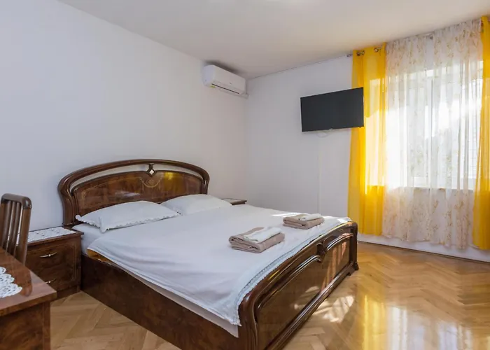 Awesome Home In Novalja With Wifi